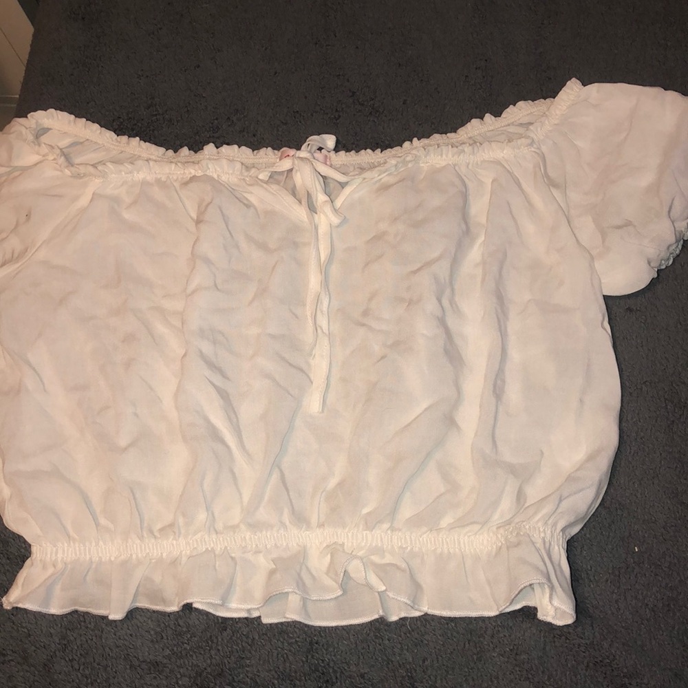 White off the shoulder crop top